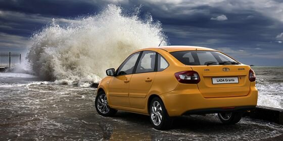 Лифтбэк LADA Granta опережает седан